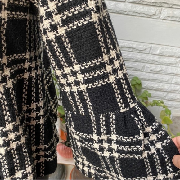 Black and White Woven Overcoat - Picture 4 of 6
